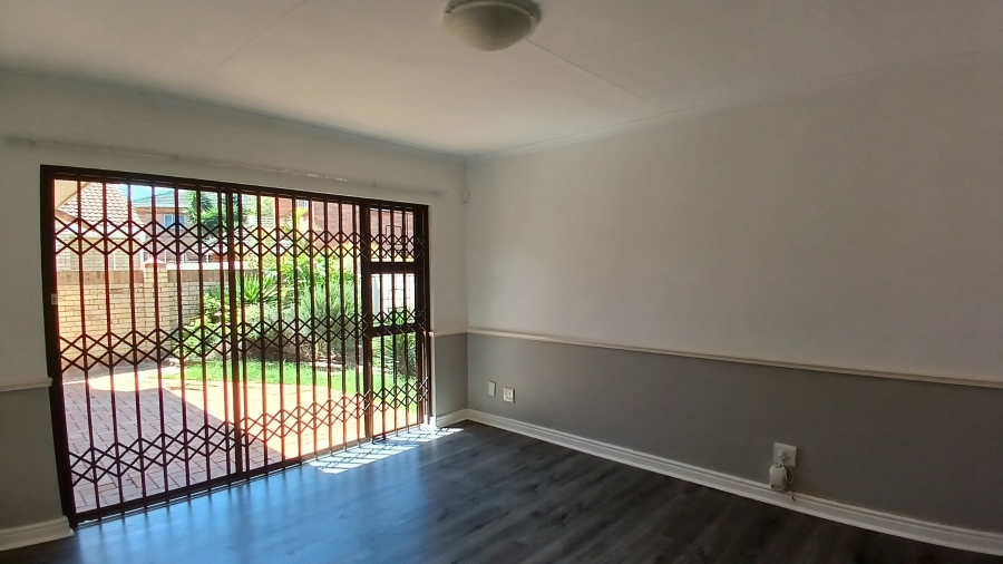 To Let 3 Bedroom Property for Rent in Summerstrand Eastern Cape